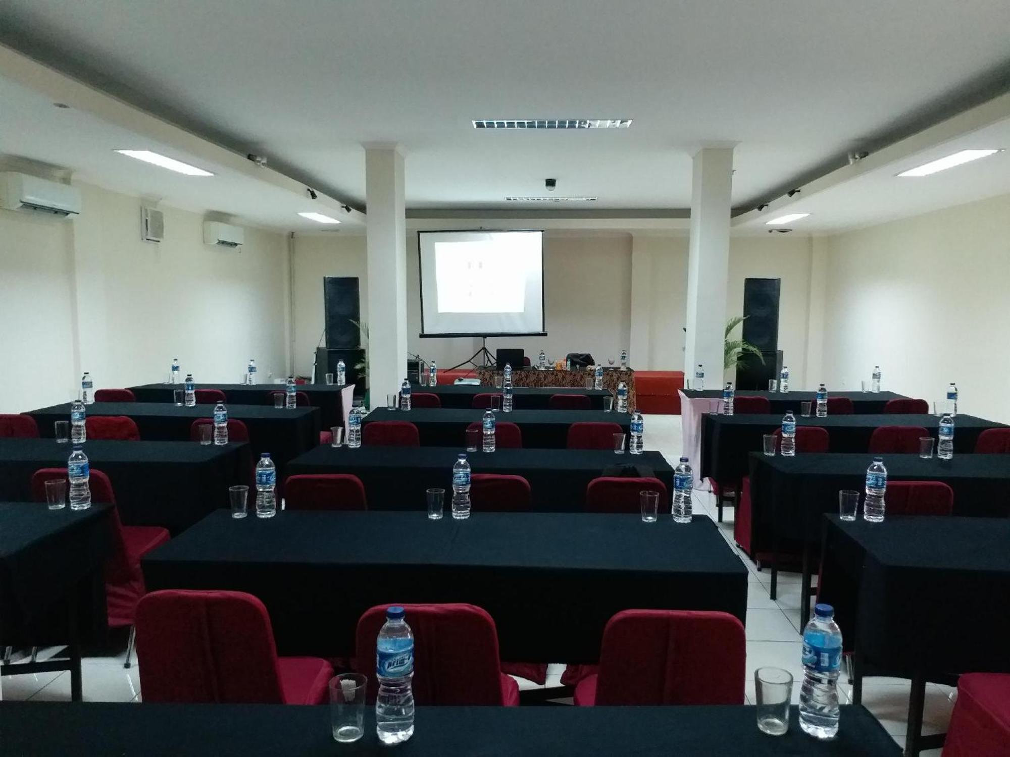 Pia Hotel Cirebon Dış mekan fotoğraf